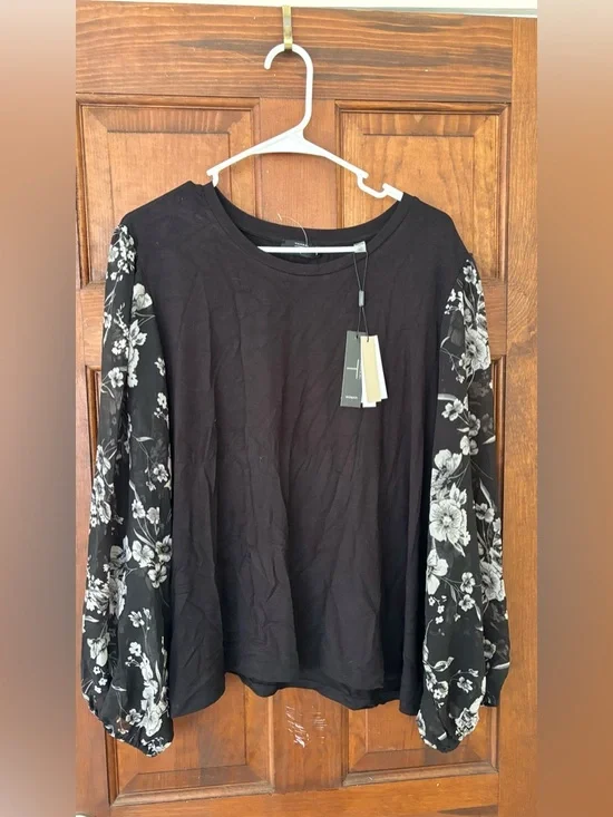 Tahari Blouse NWT - Picture 1 of 6